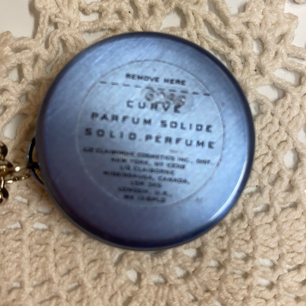 Curve solid perfume necklace brand new never used - Picture 2 of 6